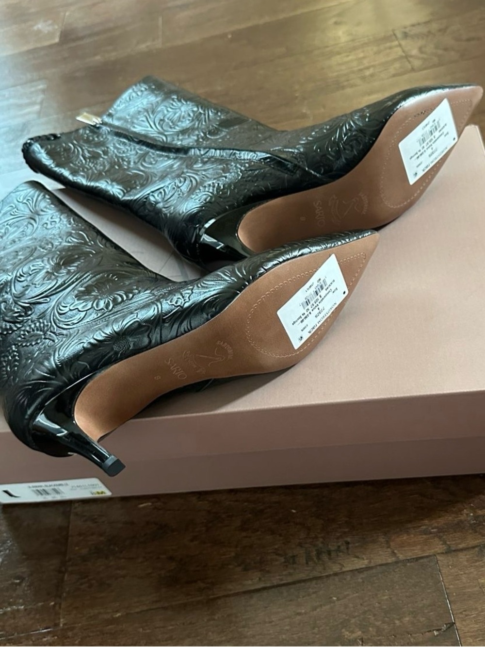 Franco Sarto Amari Floral Embossed Pointed
Toe Boot black size 8 New - Picture 10 of 16
